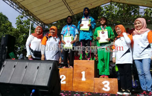 Pelari Putri Bojonegoro Juarai Lomba Lari di Mojokerto